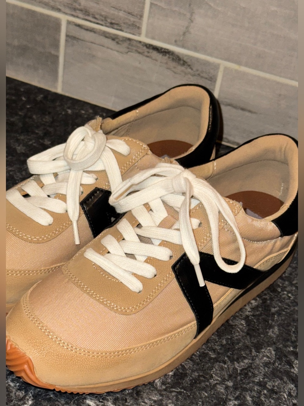 🔥 LOFT Tan and Black Old School Retro Jogger Trainer Sneakers Size 7.5 NWOB